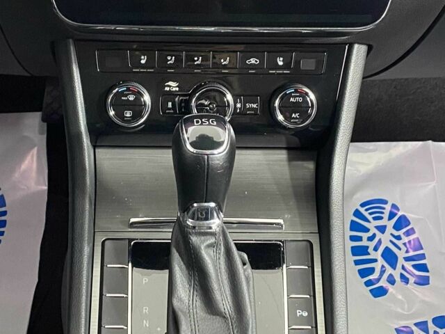 Сірий Шкода Суперб, об'ємом двигуна 2 л та пробігом 195 тис. км за 25550 $, фото 10 на Automoto.ua