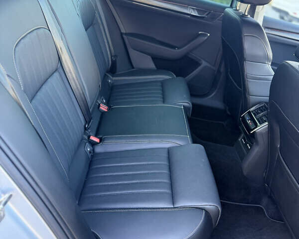 Серый Шкода Суперб, объемом двигателя 2 л и пробегом 162 тыс. км за 29500 $, фото 32 на Automoto.ua