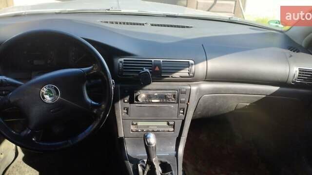 Шкода Суперб 2002 в Верховине на Automoto.ua Серый Шкода Суперб, объемом двигателя 1.9 л и пробегом 302 тыс. км за 3700 $, фото 7 на Automoto.ua