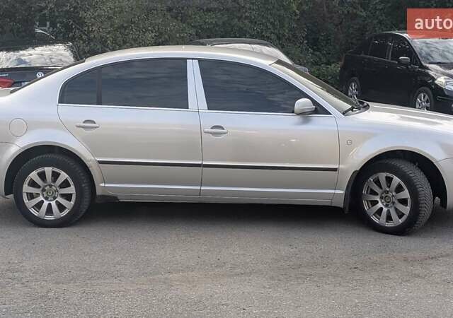Сірий Шкода Суперб, об'ємом двигуна 2.5 л та пробігом 424 тис. км за 5500 $, фото 6 на Automoto.ua
