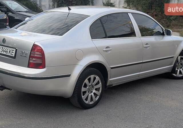 Сірий Шкода Суперб, об'ємом двигуна 2.5 л та пробігом 424 тис. км за 5500 $, фото 5 на Automoto.ua