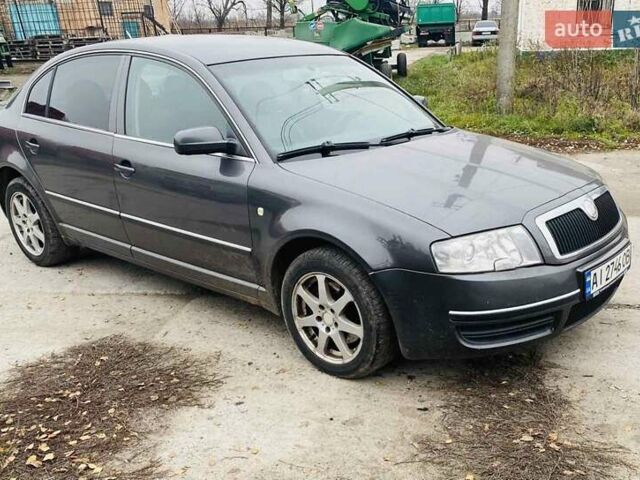 Серый Шкода Суперб, объемом двигателя 2.5 л и пробегом 316 тыс. км за 5000 $, фото 5 на Automoto.ua