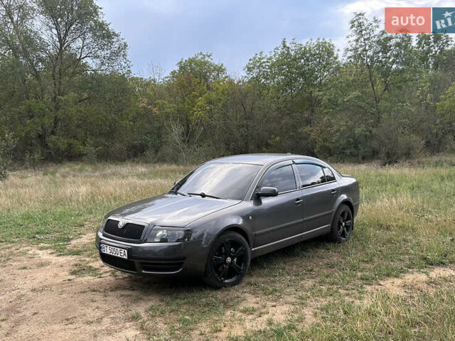 Сірий Шкода Суперб, об'ємом двигуна 1.9 л та пробігом 390 тис. км за 5600 $, фото 2 на Automoto.ua