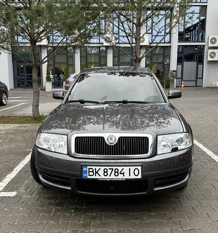 Серый Шкода Суперб, объемом двигателя 1.78 л и пробегом 131 тыс. км за 5600 $, фото 3 на Automoto.ua
