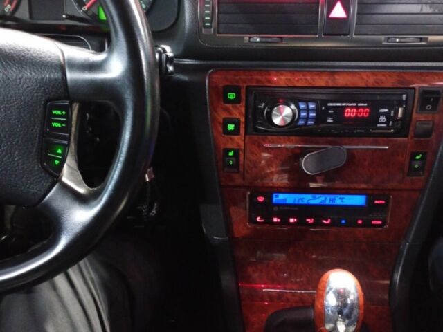 Серый Шкода Суперб, объемом двигателя 0 л и пробегом 300 тыс. км за 3999 $, фото 8 на Automoto.ua