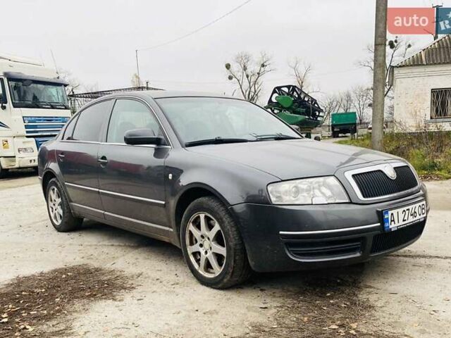 Серый Шкода Суперб, объемом двигателя 2.5 л и пробегом 316 тыс. км за 5000 $, фото 6 на Automoto.ua