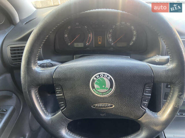 Серый Шкода Суперб, объемом двигателя 1.9 л и пробегом 320 тыс. км за 4000 $, фото 17 на Automoto.ua