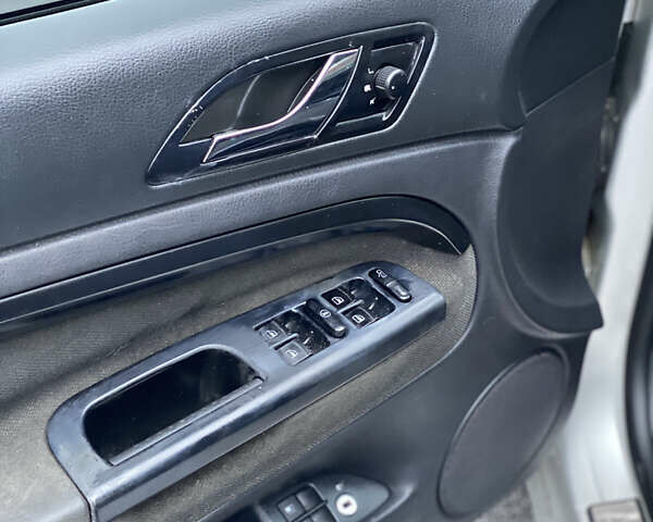 Сірий Шкода Суперб, об'ємом двигуна 2.77 л та пробігом 285 тис. км за 4000 $, фото 12 на Automoto.ua