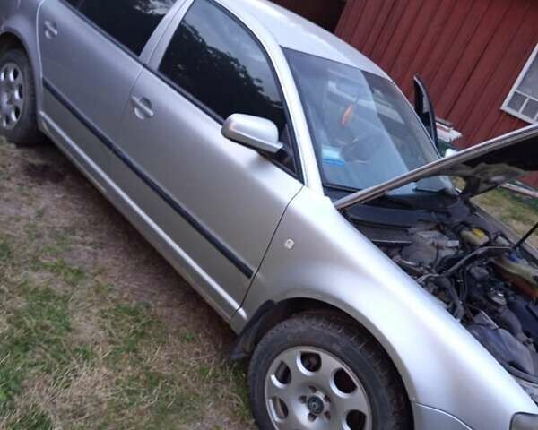 Серый Шкода Суперб, объемом двигателя 1.9 л и пробегом 180 тыс. км за 3000 $, фото 9 на Automoto.ua