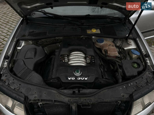 Серый Шкода Суперб, объемом двигателя 2.77 л и пробегом 327 тыс. км за 5500 $, фото 14 на Automoto.ua