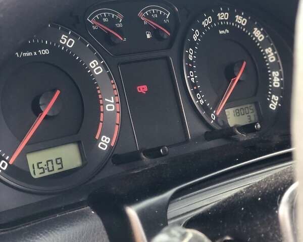Шкода Суперб 2003 в Хмельницком на Automoto.ua Серый Шкода Суперб, объемом двигателя 1.78 л и пробегом 218 тыс. км за 4200 $, фото 4 на Automoto.ua
