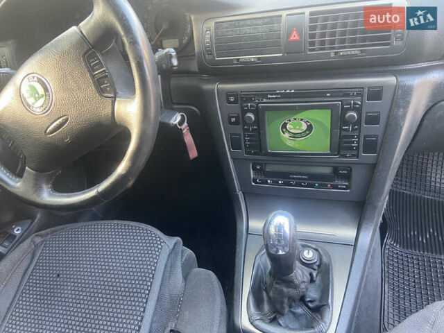 Серый Шкода Суперб, объемом двигателя 1.9 л и пробегом 320 тыс. км за 4000 $, фото 15 на Automoto.ua