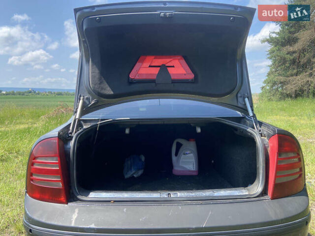 Серый Шкода Суперб, объемом двигателя 1.9 л и пробегом 320 тыс. км за 4000 $, фото 7 на Automoto.ua