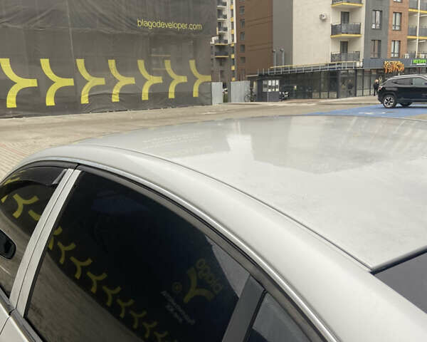 Сірий Шкода Суперб, об'ємом двигуна 2 л та пробігом 300 тис. км за 2899 $, фото 7 на Automoto.ua