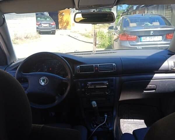 Серый Шкода Суперб, объемом двигателя 1.99 л и пробегом 530 тыс. км за 3600 $, фото 2 на Automoto.ua