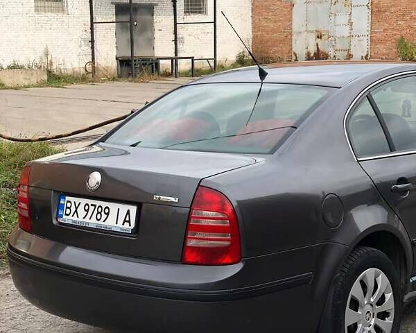 Шкода Суперб 2003 в Хмельницком на Automoto.ua Серый Шкода Суперб, объемом двигателя 1.78 л и пробегом 218 тыс. км за 4200 $, фото 2 на Automoto.ua