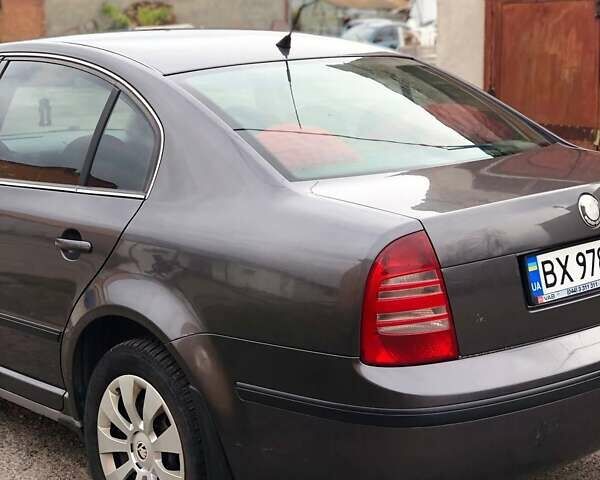 Шкода Суперб 2003 в Хмельницком на Automoto.ua Серый Шкода Суперб, объемом двигателя 1.78 л и пробегом 218 тыс. км за 4200 $, фото 8 на Automoto.ua
