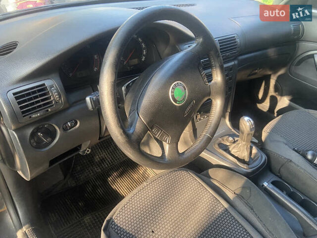 Серый Шкода Суперб, объемом двигателя 1.9 л и пробегом 320 тыс. км за 4000 $, фото 10 на Automoto.ua