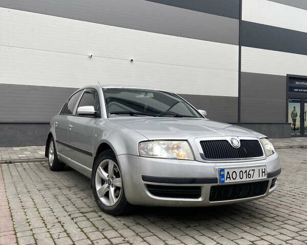 Сірий Шкода Суперб, об'ємом двигуна 2 л та пробігом 300 тис. км за 2899 $, фото 1 на Automoto.ua