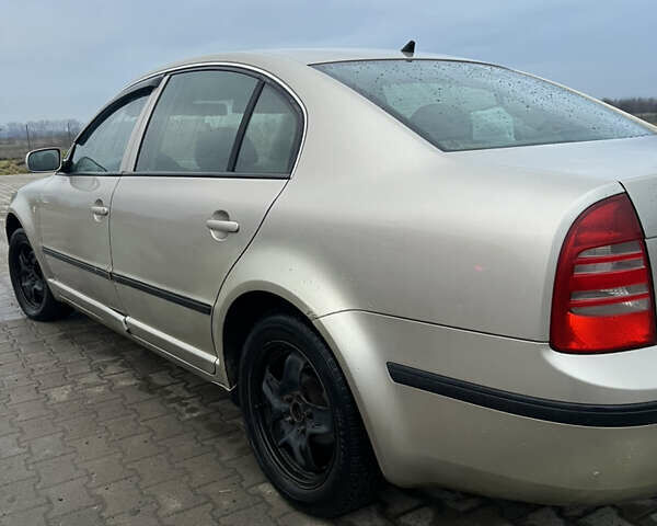 Серый Шкода Суперб, объемом двигателя 1.9 л и пробегом 480 тыс. км за 4555 $, фото 9 на Automoto.ua