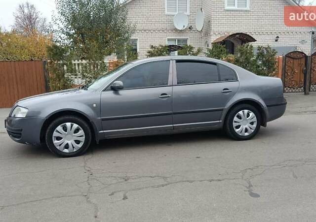 Сірий Шкода Суперб, об'ємом двигуна 2.5 л та пробігом 320 тис. км за 4750 $, фото 7 на Automoto.ua