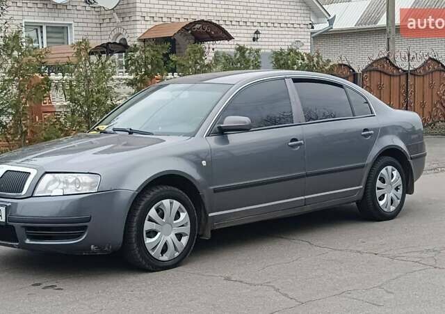 Сірий Шкода Суперб, об'ємом двигуна 2.5 л та пробігом 320 тис. км за 4750 $, фото 2 на Automoto.ua