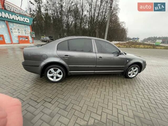 Серый Шкода Суперб, объемом двигателя 1.8 л и пробегом 260 тыс. км за 5300 $, фото 7 на Automoto.ua