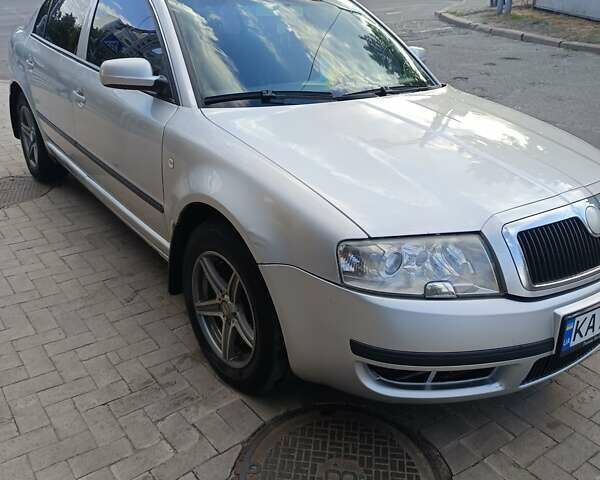 Сірий Шкода Суперб, об'ємом двигуна 1.8 л та пробігом 390 тис. км за 5500 $, фото 1 на Automoto.ua