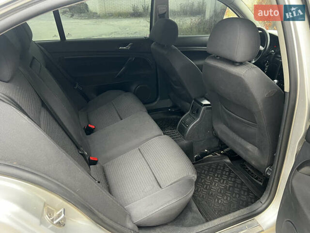 Серый Шкода Суперб, объемом двигателя 1.78 л и пробегом 454 тыс. км за 5100 $, фото 27 на Automoto.ua