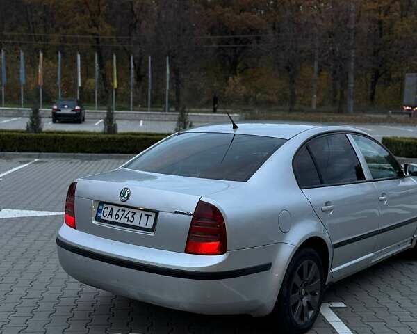 Шкода Суперб 2005 у Вінниці на Automoto.ua Сірий Шкода Суперб, об'ємом двигуна 1.9 л та пробігом 282 тис. км за 4550 $, фото 11 на Automoto.ua