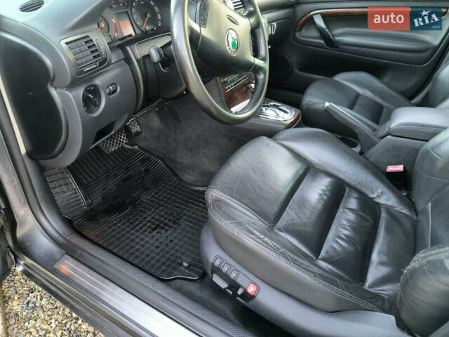 Шкода Суперб 2005 у Любомль на Automoto.ua Сірий Шкода Суперб, об'ємом двигуна 2.5 л та пробігом 290 тис. км за 5500 $, фото 10 на Automoto.ua