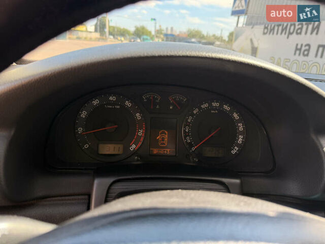Серый Шкода Суперб, объемом двигателя 2.77 л и пробегом 231 тыс. км за 4600 $, фото 7 на Automoto.ua