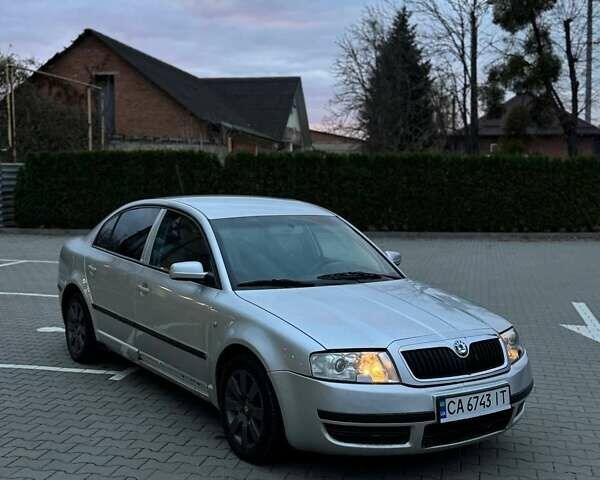 Шкода Суперб 2005 у Вінниці на Automoto.ua Сірий Шкода Суперб, об'ємом двигуна 1.9 л та пробігом 282 тис. км за 4550 $, фото 8 на Automoto.ua