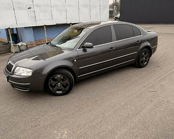 Серый Шкода Суперб, объемом двигателя 2.5 л и пробегом 295 тыс. км за 5700 $, фото 3 на Automoto.ua