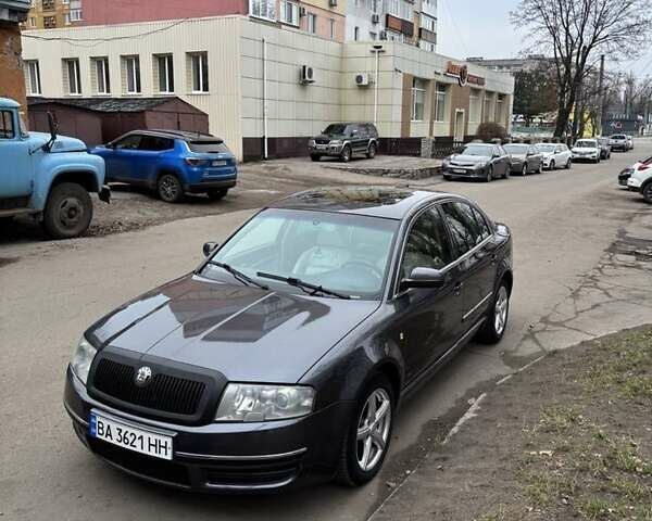 Серый Шкода Суперб, объемом двигателя 2.5 л и пробегом 365 тыс. км за 3500 $, фото 2 на Automoto.ua