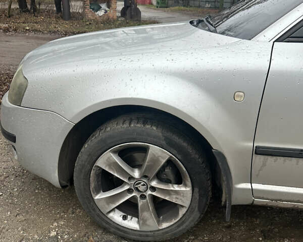 Серый Шкода Суперб, объемом двигателя 1.78 л и пробегом 324 тыс. км за 5300 $, фото 7 на Automoto.ua