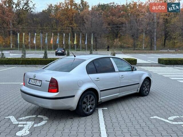 Шкода Суперб 2005 у Вінниці на Automoto.ua Сірий Шкода Суперб, об'ємом двигуна 1.9 л та пробігом 282 тис. км за 4550 $, фото 13 на Automoto.ua
