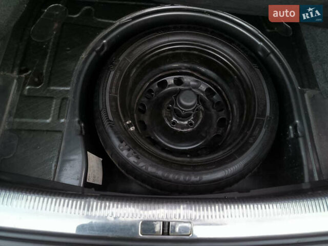 Шкода Суперб 2005 у Любомль на Automoto.ua Сірий Шкода Суперб, об'ємом двигуна 2.5 л та пробігом 290 тис. км за 5500 $, фото 21 на Automoto.ua