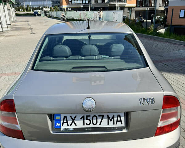 Серый Шкода Суперб, объемом двигателя 1.78 л и пробегом 267 тыс. км за 4500 $, фото 1 на Automoto.ua