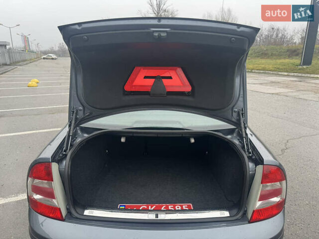 Сірий Шкода Суперб, об'ємом двигуна 1.8 л та пробігом 236 тис. км за 6999 $, фото 9 на Automoto.ua