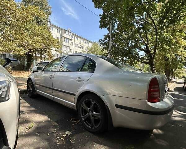Серый Шкода Суперб, объемом двигателя 1.78 л и пробегом 261 тыс. км за 4900 $, фото 15 на Automoto.ua