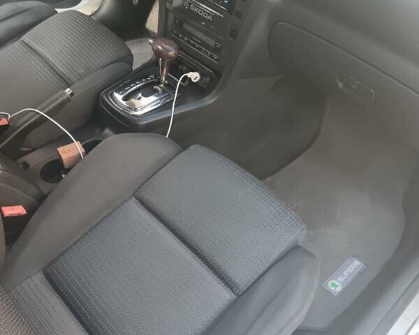 Серый Шкода Суперб, объемом двигателя 1.78 л и пробегом 273 тыс. км за 5700 $, фото 6 на Automoto.ua