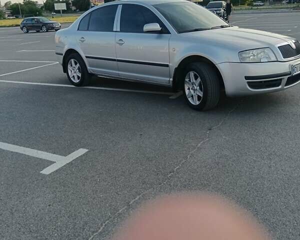 Серый Шкода Суперб, объемом двигателя 1.78 л и пробегом 273 тыс. км за 5700 $, фото 3 на Automoto.ua