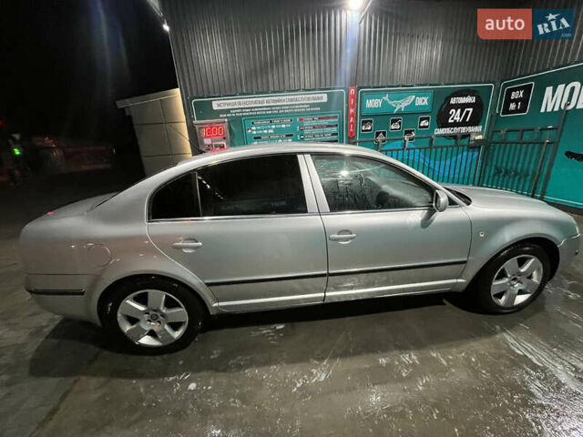 Сірий Шкода Суперб, об'ємом двигуна 2 л та пробігом 344 тис. км за 6500 $, фото 3 на Automoto.ua