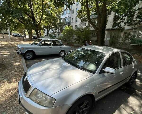 Серый Шкода Суперб, объемом двигателя 1.78 л и пробегом 261 тыс. км за 4900 $, фото 1 на Automoto.ua