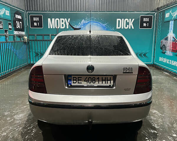 Сірий Шкода Суперб, об'ємом двигуна 2 л та пробігом 344 тис. км за 6500 $, фото 1 на Automoto.ua