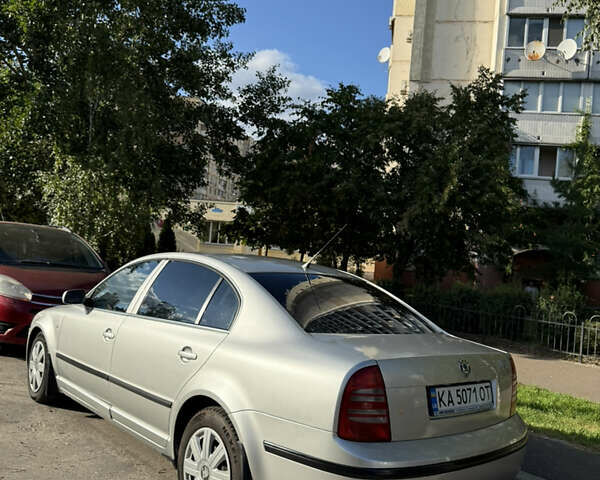 Серый Шкода Суперб, объемом двигателя 2.77 л и пробегом 500 тыс. км за 4350 $, фото 4 на Automoto.ua