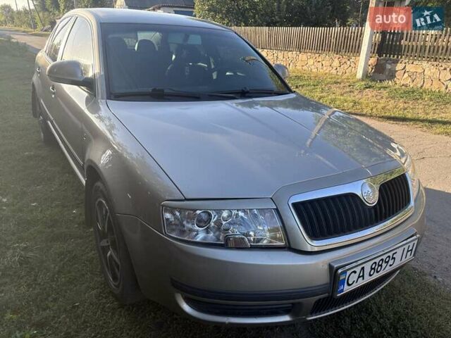 Серый Шкода Суперб, объемом двигателя 1.8 л и пробегом 256 тыс. км за 5200 $, фото 4 на Automoto.ua