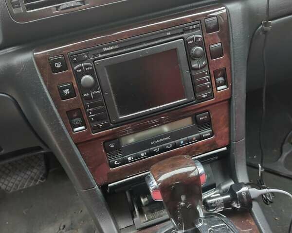 Серый Шкода Суперб, объемом двигателя 2.5 л и пробегом 304 тыс. км за 6600 $, фото 4 на Automoto.ua