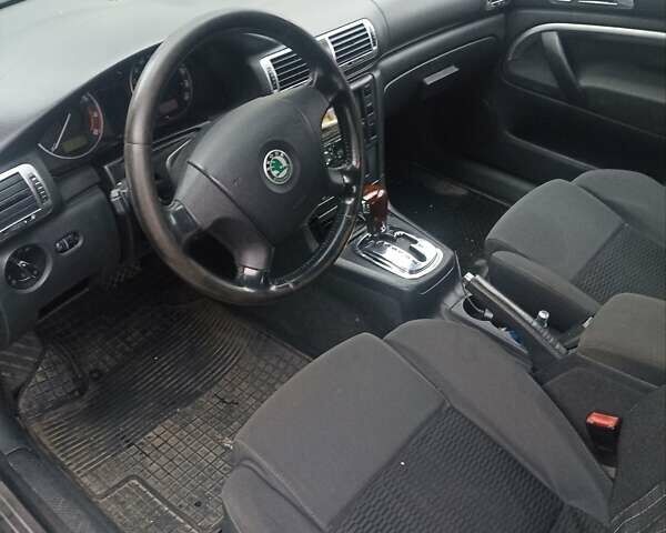 Серый Шкода Суперб, объемом двигателя 1.78 л и пробегом 265 тыс. км за 5300 $, фото 7 на Automoto.ua